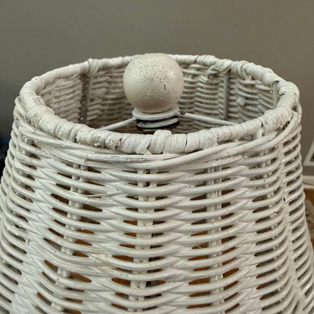 Vintage White Wicker Lamp And Shade Ginger Jar - Picture 12 of 15